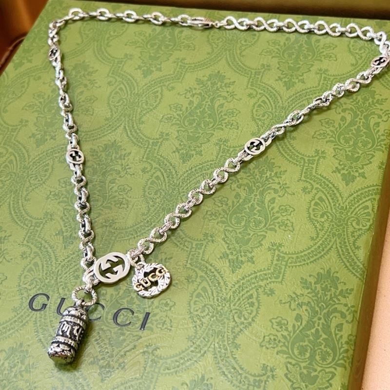 G*u*i necklaces
